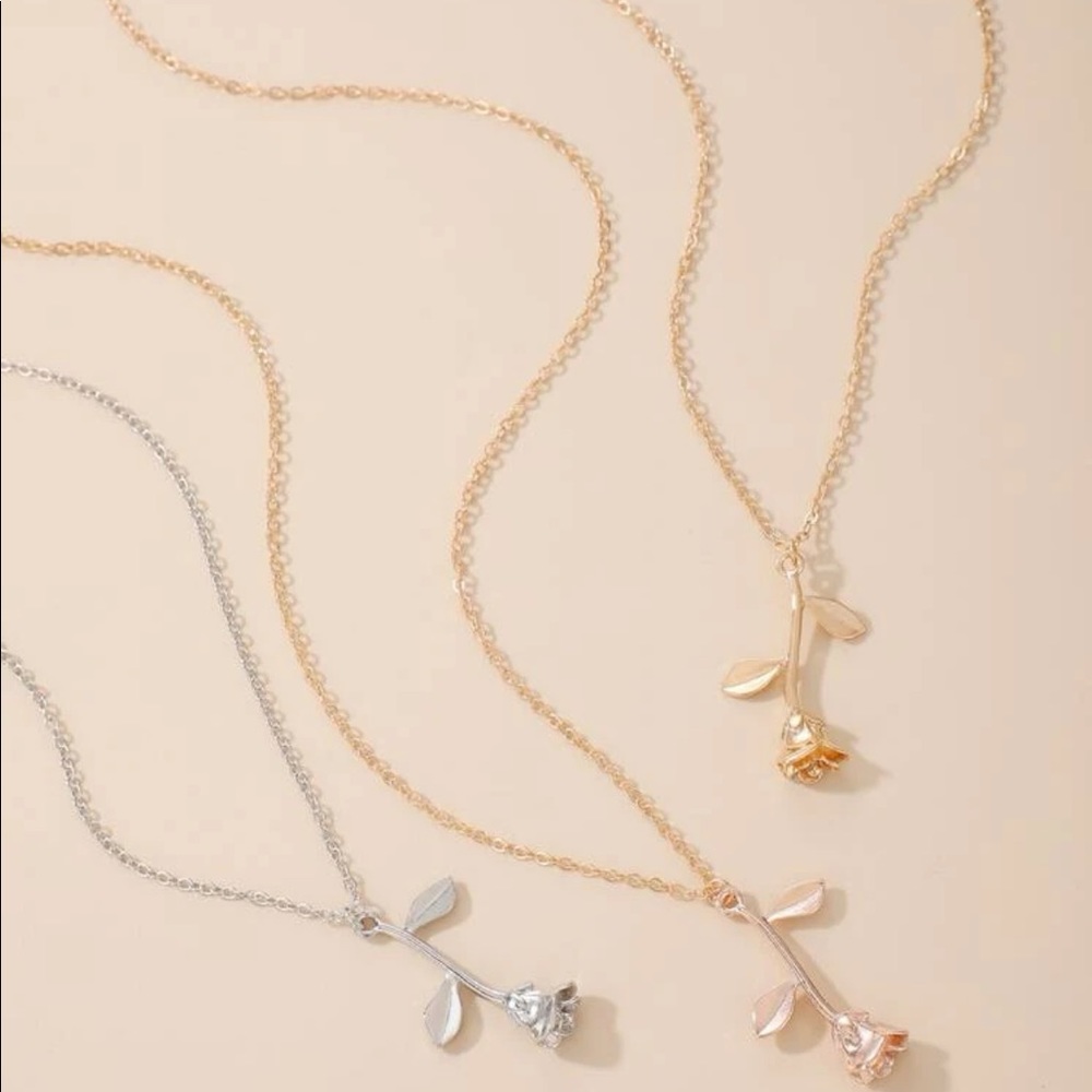 GOLD ROSE NECKLACE - Picture 7 of 7